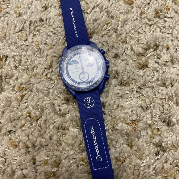 Swatch X Omega MOONSHINE GOLD (Hunter’s Moon) - Picture 5 of 13